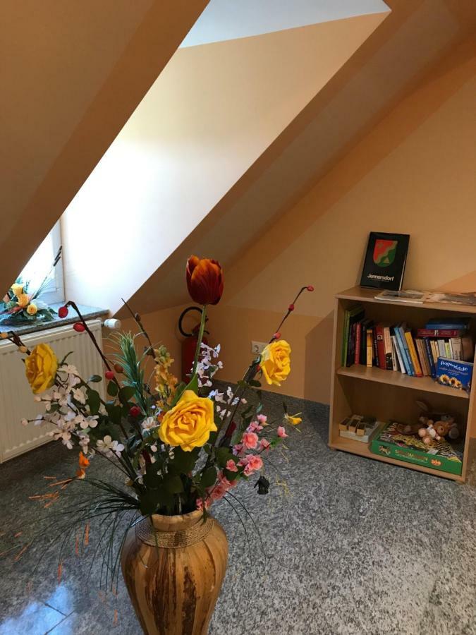 Gaestehaus Lindenhof Jennersdorf Buitenkant foto