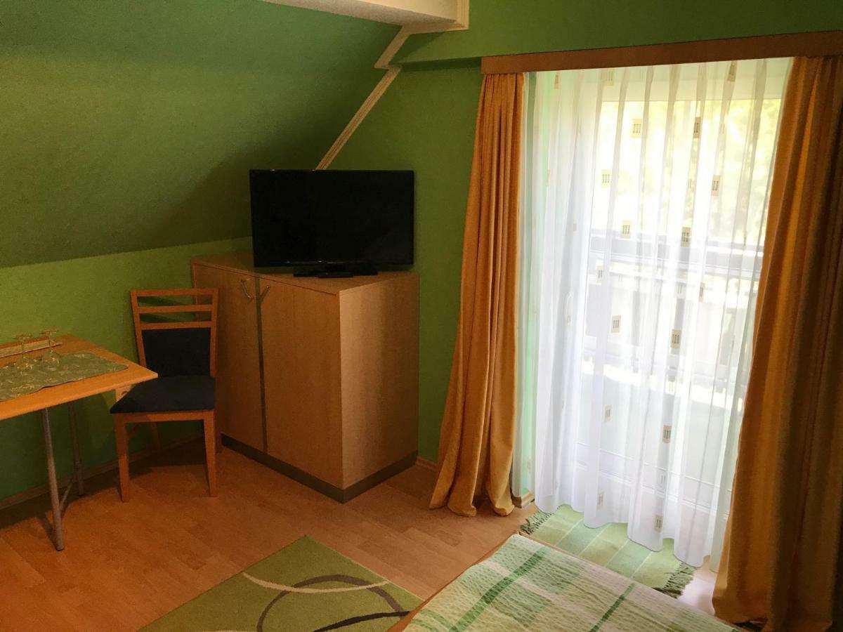 Gaestehaus Lindenhof Jennersdorf Buitenkant foto